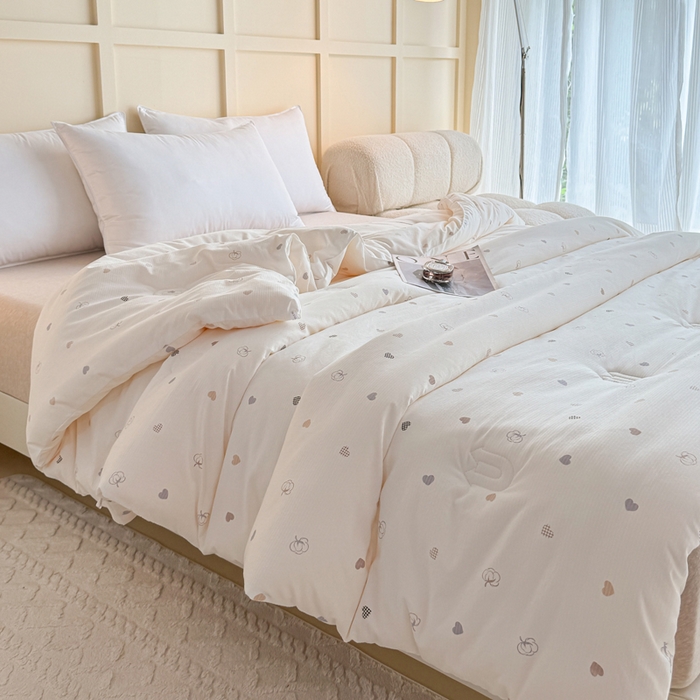 91家纺网 家纺一手货源 找家纺 丽卡家纺（原丽卡家纺） 2024新款7A抗菌艾阳棉提花大豆被子被芯 暖心春秋被