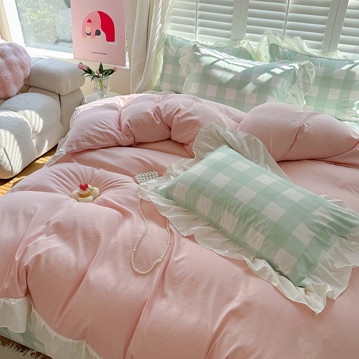91家纺网 家纺一手货源 找家纺 桃心家居 2024新款A类亲肤舒适软糯云柔水洗棉化纤韩版奶油格子撞色水洗棉系列四件套 水洗棉花边-H粉绿格