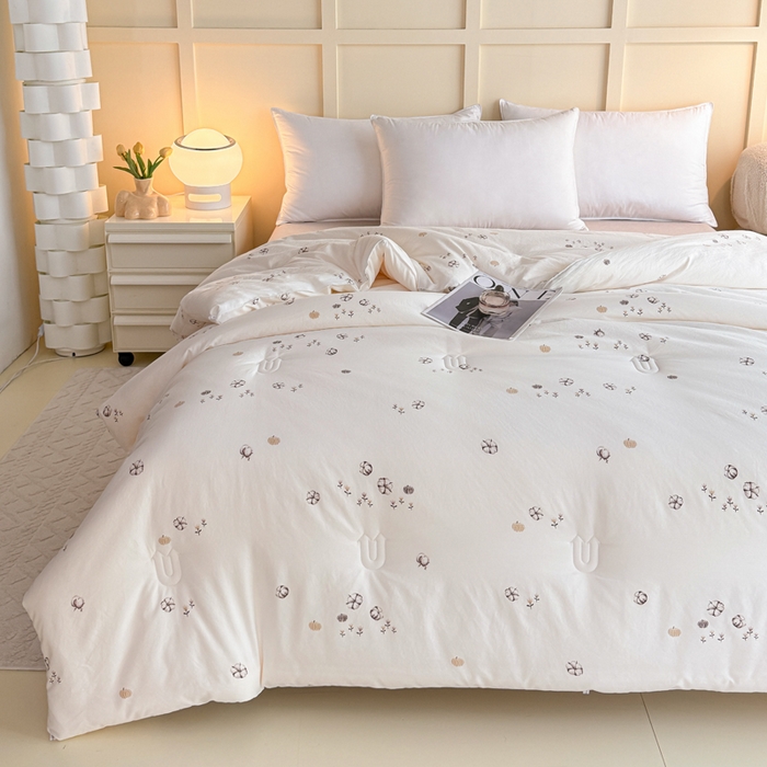 91家纺网 家纺一手货源 找家纺 丽卡家纺（原丽卡家纺） 2024新款7A抗菌艾阳棉提花大豆被子被芯 绵意春秋被