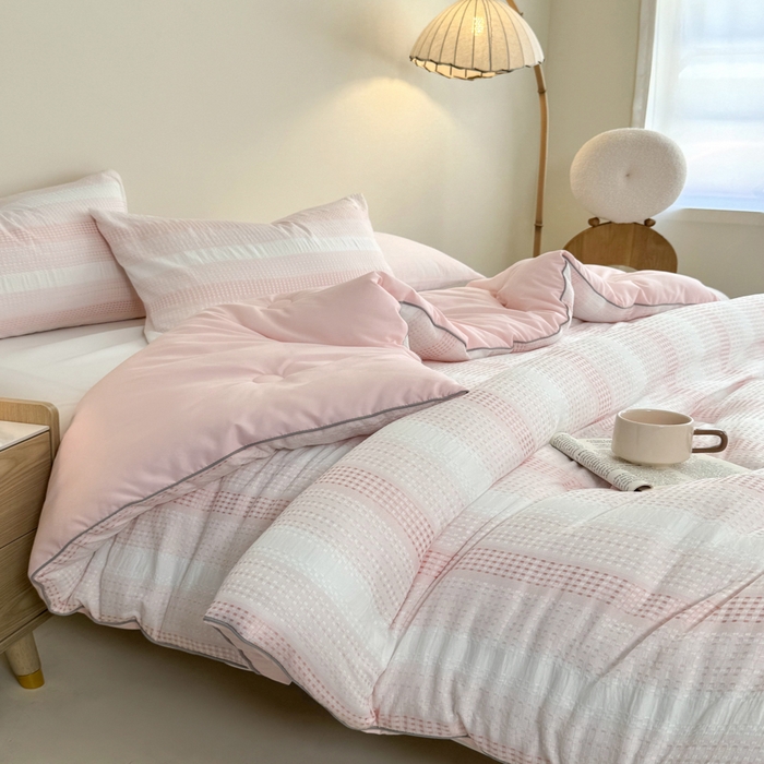 91家纺网 家纺一手货源 找家纺 吾诺家居 2024新款大提花格子秋冬被被子被芯 条纹粉