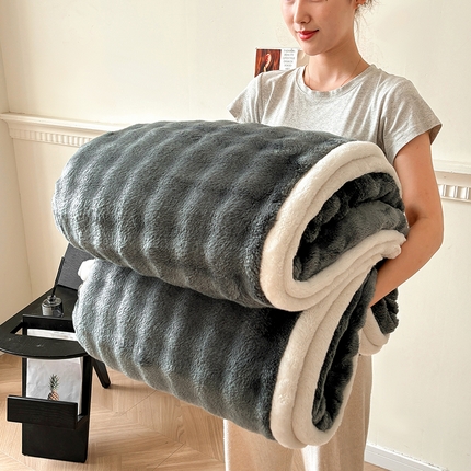 91家纺网 家纺一手货源 找家纺 （总）可恩欣 2025新款仿兔毛泡泡牛奶绒法莱绒单层毯双面绒毯（包边）系列