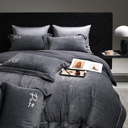 91家纺网 家纺一手货源 找家纺 （总）2024新款360g立体云剪绒四件套-潘多拉