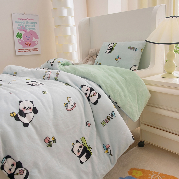 91家纺网 家纺一手货源 找家纺 萌宝 2024新款幼儿园牛奶绒三件套儿童珊瑚绒被套 小熊猫