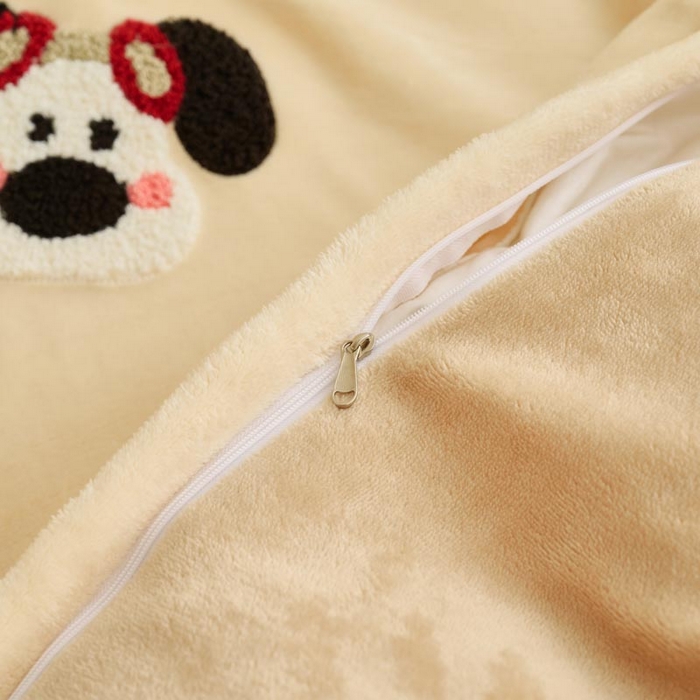 91家纺网 家纺一手货源 找家纺 鑫琪莱家纺 2024新款卡通毛巾绣牛奶绒四件套 幸福狗-米黄香槟