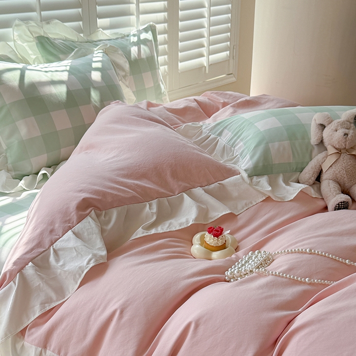 91家纺网 家纺一手货源 找家纺 桃心家居 2024新款A类亲肤舒适软糯云柔水洗棉化纤韩版奶油格子撞色水洗棉系列四件套 水洗棉花边-H粉绿格