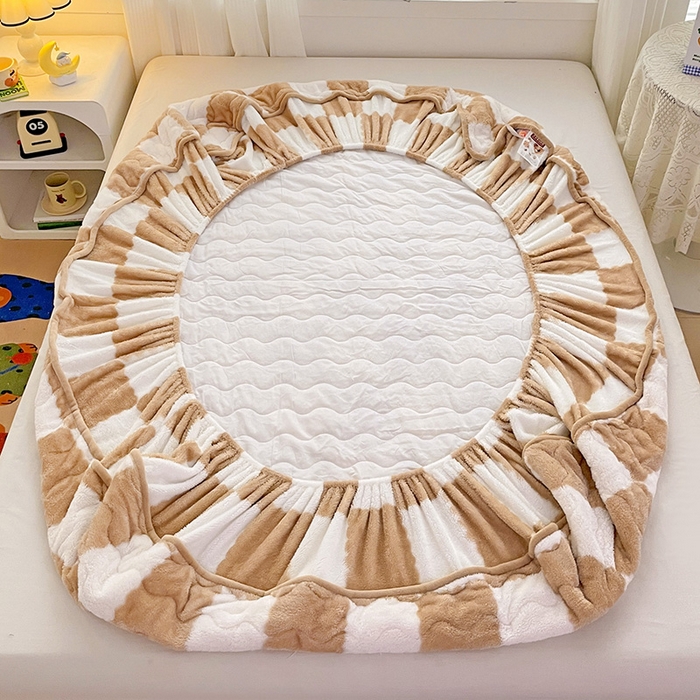 91家纺网 家纺一手货源 找家纺 叠派家纺 2024款秋冬北极绒加厚夹棉床笠三件套印花泰迪绒床垫保护罩-格子系列 咖