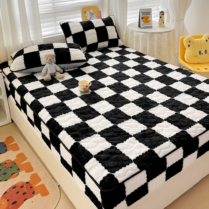 91家纺网 家纺一手货源 找家纺 叠派家纺 2024款秋冬北极绒加厚夹棉床笠三件套印花泰迪绒床垫保护罩-格子系列 黑