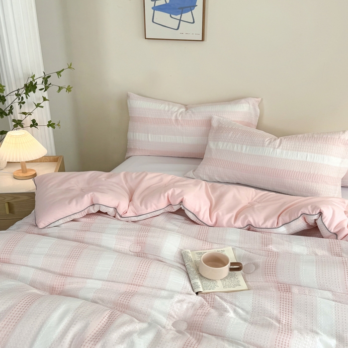 91家纺网 家纺一手货源 找家纺 吾诺家居 2024新款大提花格子秋冬被被子被芯 条纹粉