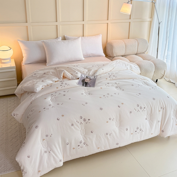 91家纺网 家纺一手货源 找家纺 丽卡家纺（原丽卡家纺） 2024新款7A抗菌艾阳棉提花大豆被子被芯 绵意春秋被