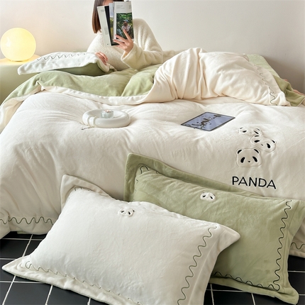 泽西家纺 2024秋冬新款高端加厚保暖A类蚕丝绒立体刺绣贴布绣牛奶绒四件套-快乐熊猫 快乐熊猫星河米白