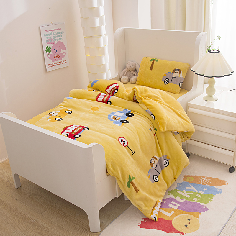 91家纺网 家纺一手货源 找家纺 萌宝 2024新款幼儿园牛奶绒三件套儿童珊瑚绒被套 汽车-黄