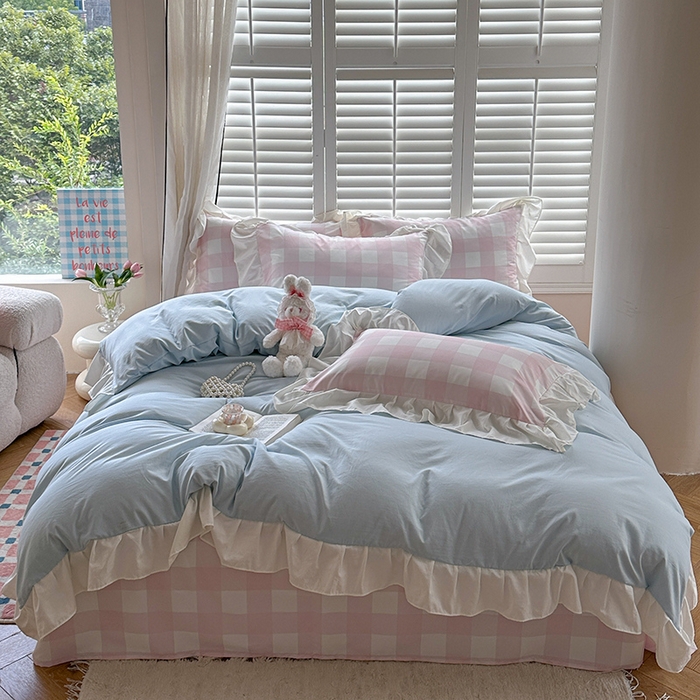 91家纺网 家纺一手货源 找家纺 桃心家居 2024新款A类亲肤舒适软糯云柔水洗棉化纤韩版奶油格子撞色水洗棉系列四件套 水洗棉花边-H蓝蓝粉大格