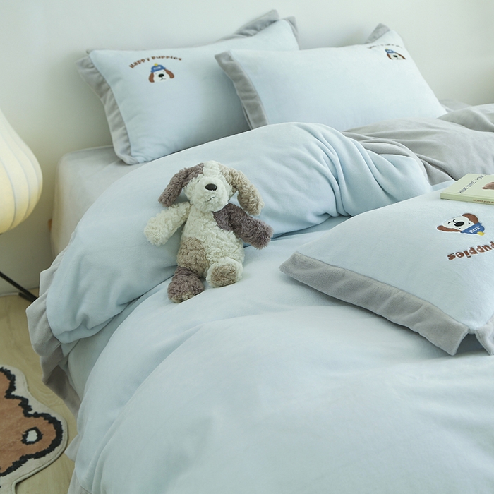 91家纺网 家纺一手货源 找家纺 大渔生活 2025新款高克重卡通牛奶绒刺绣四件套--耶耶狗 耶耶狗-蓝