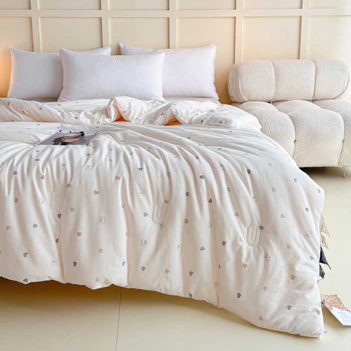 91家纺网 家纺一手货源 找家纺 丽卡家纺（原丽卡家纺） 2024新款7A抗菌艾阳棉提花大豆被子被芯 暖心春秋被