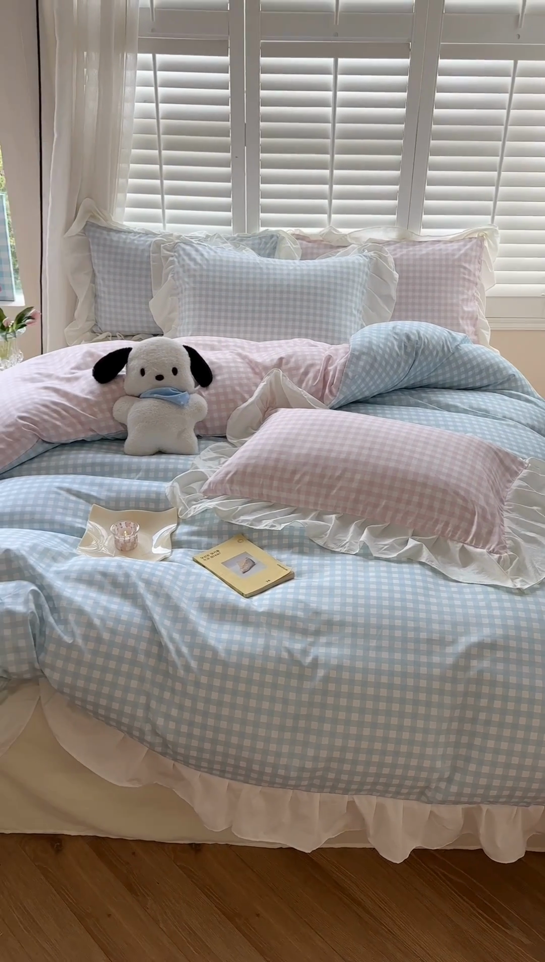 91家纺网 家纺一手货源 找家纺 桃心家居 2024新款A类亲肤舒适软糯云柔水洗棉化纤韩版奶油格子撞色水洗棉系列四件套 水洗棉花边-H蓝格粉格