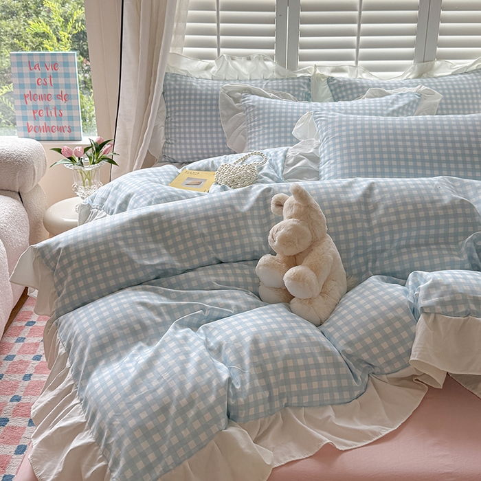 91家纺网 家纺一手货源 找家纺 桃心家居 2024新款A类亲肤舒适软糯云柔水洗棉化纤韩版奶油格子撞色水洗棉系列四件套 水洗棉花边-H粉蓝格