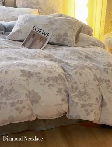 91家纺网 家纺一手货源 找家纺 鑫琪莱家纺 2024新款着色烂花牛奶绒四件套 花涧-水墨