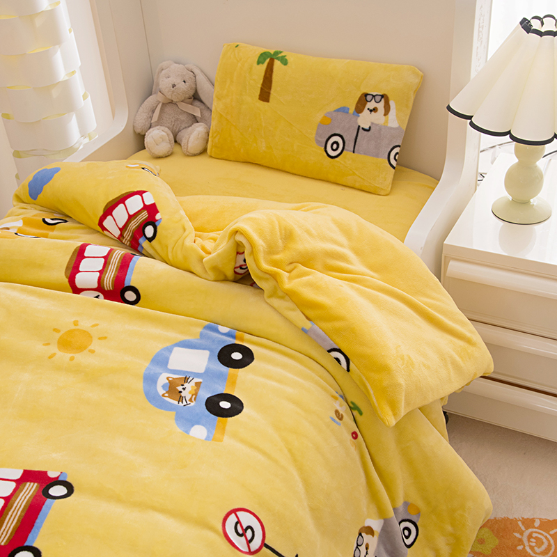 91家纺网 家纺一手货源 找家纺 萌宝 2024新款幼儿园牛奶绒三件套儿童珊瑚绒被套 汽车-黄