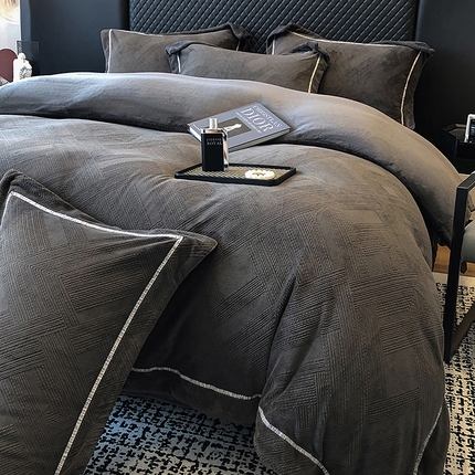 91家纺网 家纺一手货源 找家纺 家居1号 2024新款230克全消光牛奶绒立体烂花四件套-奥地利 奥地利-高级灰