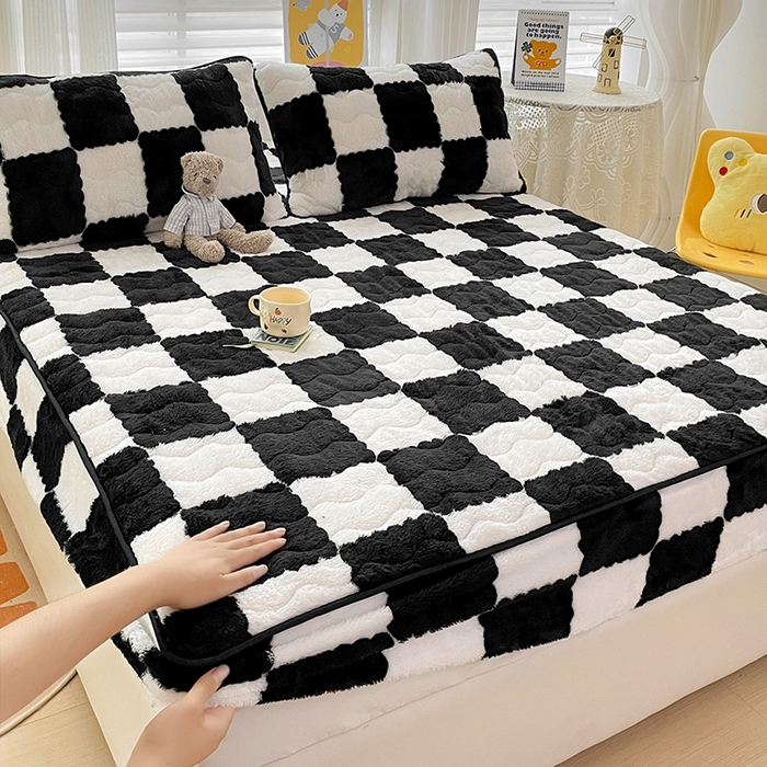 91家纺网 家纺一手货源 找家纺 叠派家纺 2024款秋冬北极绒加厚夹棉床笠三件套印花泰迪绒床垫保护罩-格子系列 黑