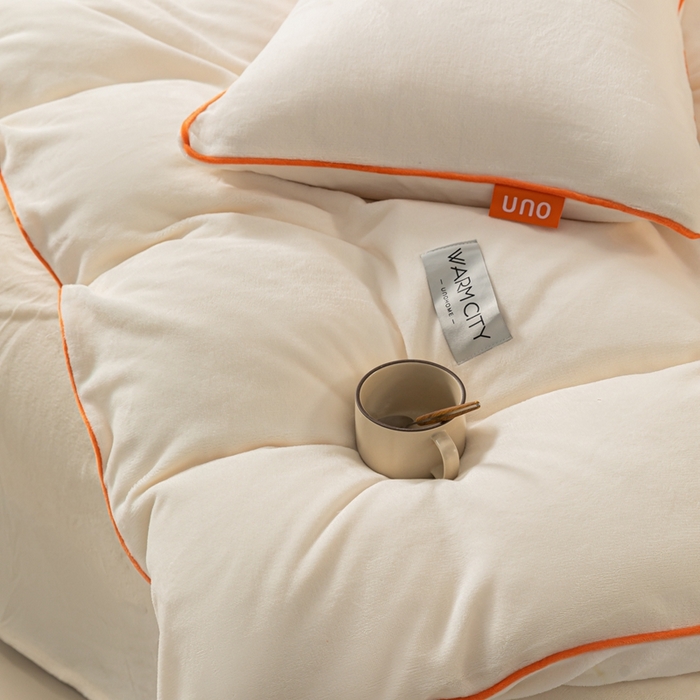 91家纺网 家纺一手货源 找家纺 吾诺家居 2024新款可拆洗牛奶绒冬被被子被芯 象牙白