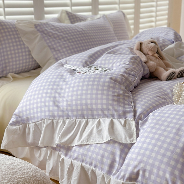 91家纺网 家纺一手货源 找家纺 桃心家居 2024新款A类亲肤舒适软糯云柔水洗棉化纤韩版奶油格子撞色水洗棉系列四件套 水洗棉花边-H紫格奶黄