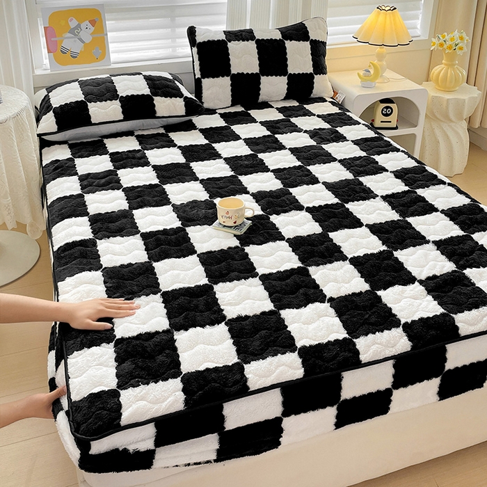 91家纺网 家纺一手货源 找家纺 叠派家纺 2024款秋冬北极绒加厚夹棉床笠三件套印花泰迪绒床垫保护罩-格子系列 黑