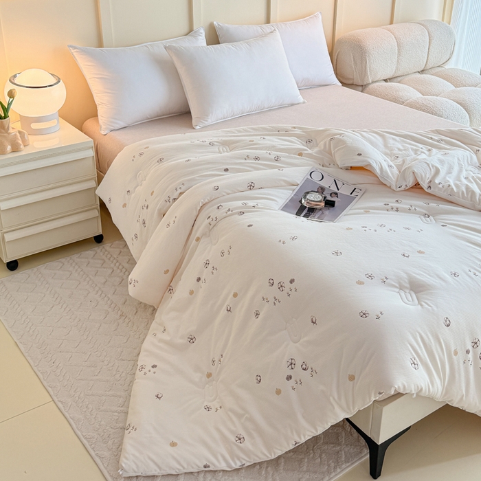 91家纺网 家纺一手货源 找家纺 丽卡家纺（原丽卡家纺） 2024新款7A抗菌艾阳棉提花大豆被子被芯 绵意春秋被