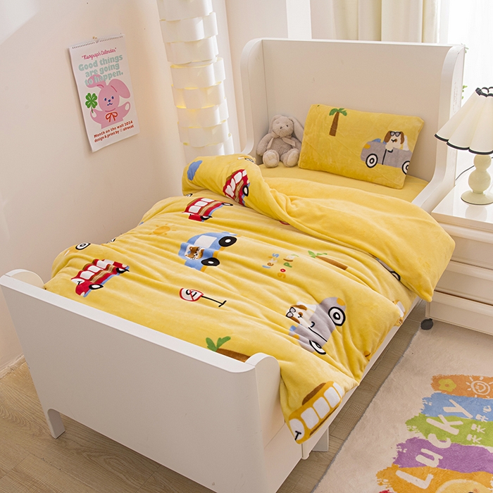 91家纺网 家纺一手货源 找家纺 萌宝 2024新款幼儿园牛奶绒三件套儿童珊瑚绒被套 汽车-黄