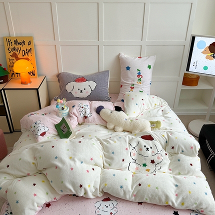 91家纺网 家纺一手货源 找家纺 柚子YOUTH 2024新款加厚牛奶绒立体毛巾绣双面印花四件套 星星小狗