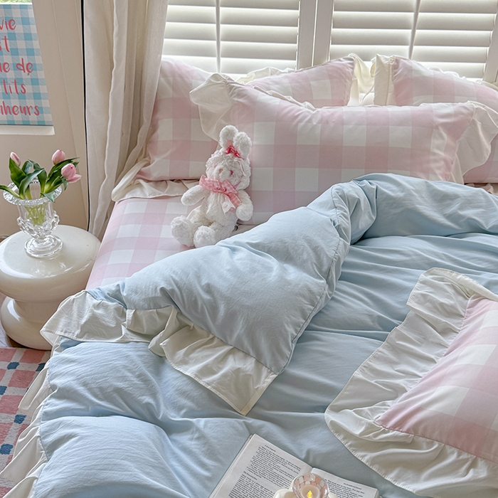 91家纺网 家纺一手货源 找家纺 桃心家居 2024新款A类亲肤舒适软糯云柔水洗棉化纤韩版奶油格子撞色水洗棉系列四件套 水洗棉花边-H蓝蓝粉大格