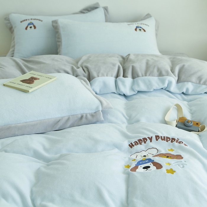 91家纺网 家纺一手货源 找家纺 大渔生活 2025新款高克重卡通牛奶绒刺绣四件套--耶耶狗 耶耶狗-蓝