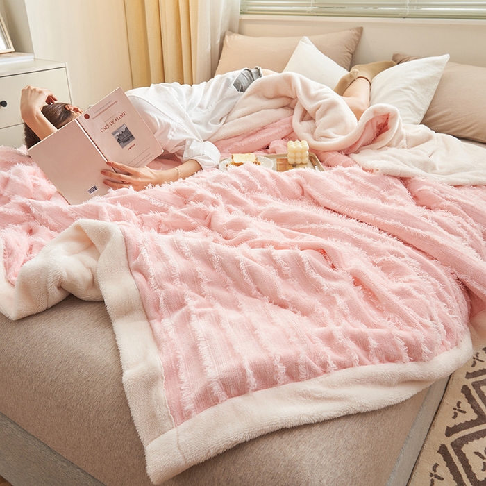 91家纺网 家纺一手货源 找家纺 吾诺家居 2024新款流苏绒多功能毯盖毯毯子 浅粉流苏毯