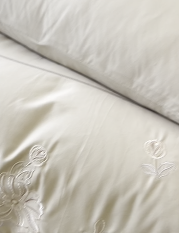 91家纺网 家纺一手货源 找家纺 艾莱家纺 2024新款A类新疆长绒棉加厚柔顺磨毛四件套-烂漫花开（风格二） 花开烂漫-大麦灰