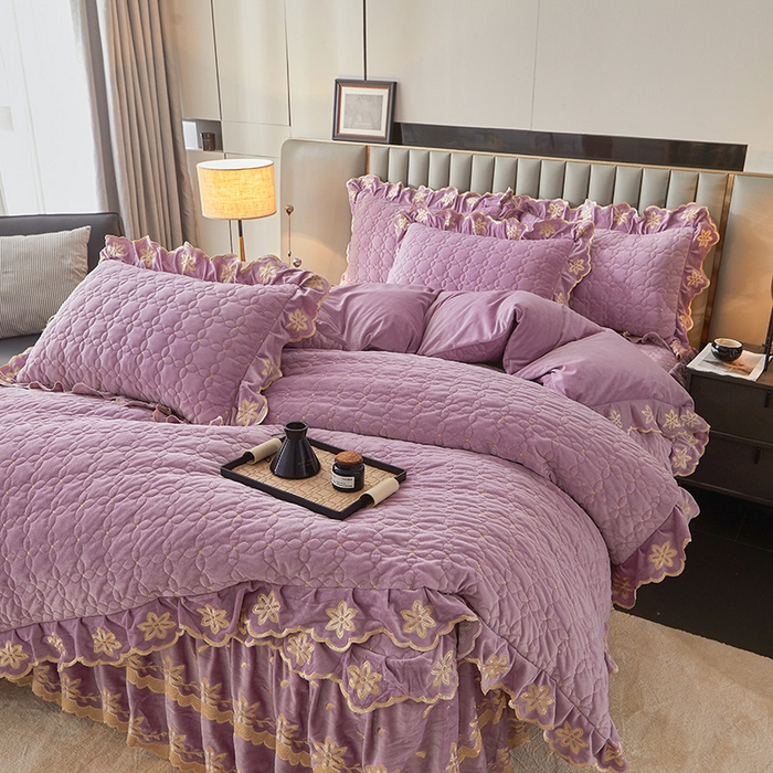 91家纺网 家纺一手货源 找家纺 虹星家纺 2024新款可拆卸宝宝绒夹棉床裙三四件套-盛世芳华 盛世芳华 香芋紫