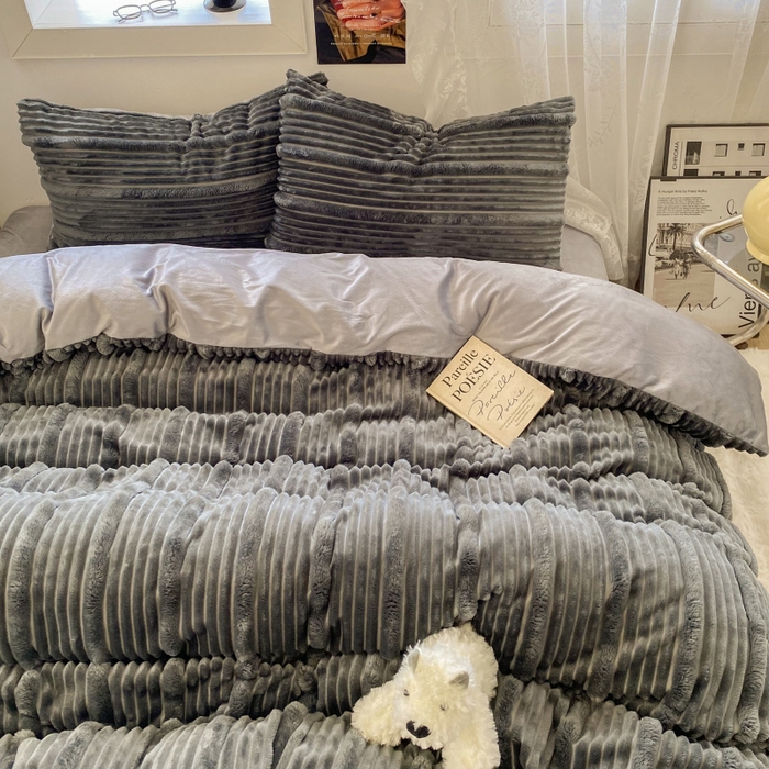 91家纺网 家纺一手货源 找家纺 2025新款秋冬澳密绒保暖四件套-雪瑞系列 雪瑞-深灰