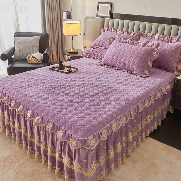 91家纺网 家纺一手货源 找家纺 虹星家纺 2024新款可拆卸宝宝绒夹棉床裙三件套-盛世芳华 盛世芳华 香芋紫