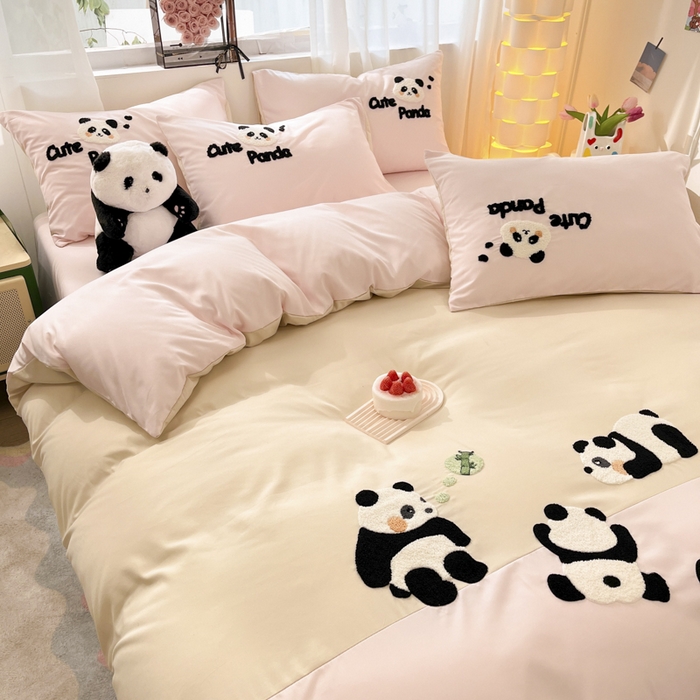 91家纺网 家纺一手货源 找家纺 一左一右 2024新款亲肤磨毛水洗棉拼接立体毛巾绣花卡通四件套儿童学生三件套床笠（提供买家秀） 熊猫派对-粉玉