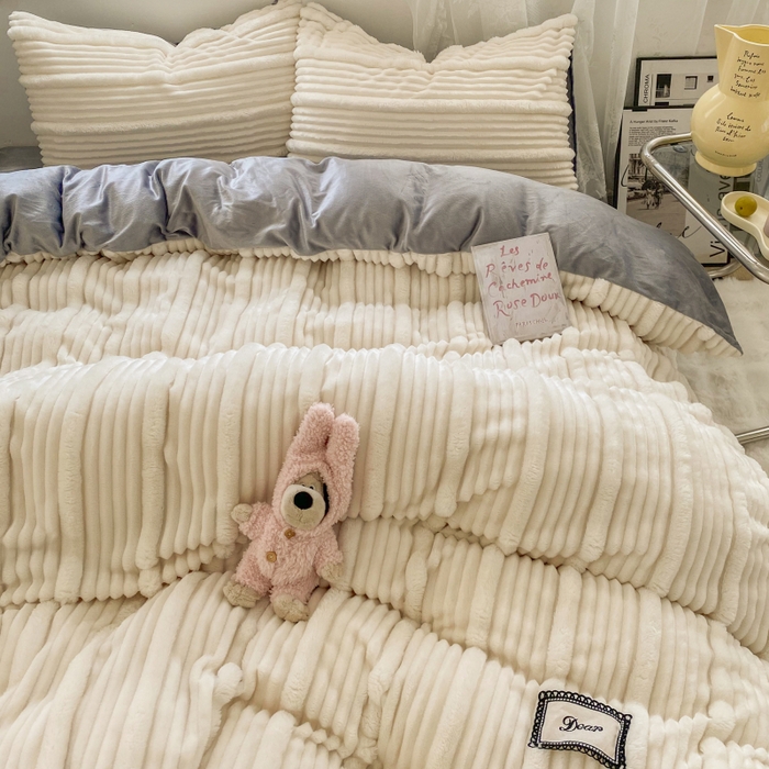 91家纺网 家纺一手货源 找家纺 2025新款秋冬澳密绒保暖四件套-雪瑞系列 雪瑞-白色