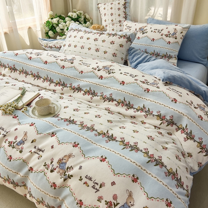 91家纺网 家纺一手货源 找家纺 美派工厂店 2024新款牛奶绒印花四件套 甜糯兔兔