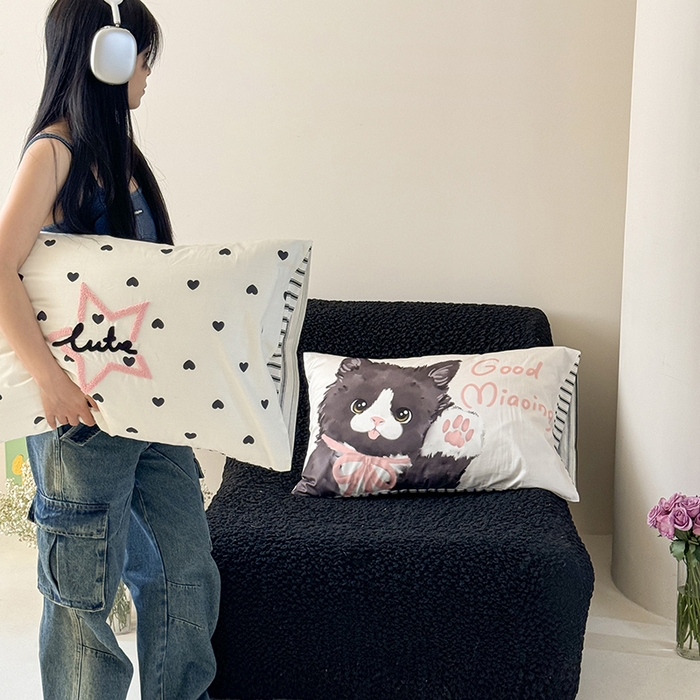 91家纺网 家纺一手货源 找家纺 2024新款全棉数码毛巾绣ins系列四件套 奶牛猫