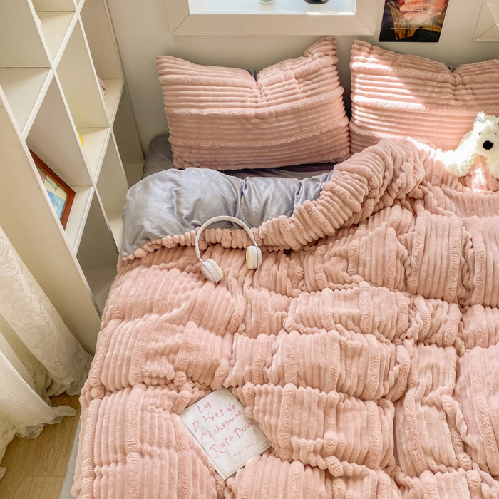 91家纺网 家纺一手货源 找家纺 2025新款秋冬澳密绒保暖四件套-雪瑞系列 雪瑞-粉色