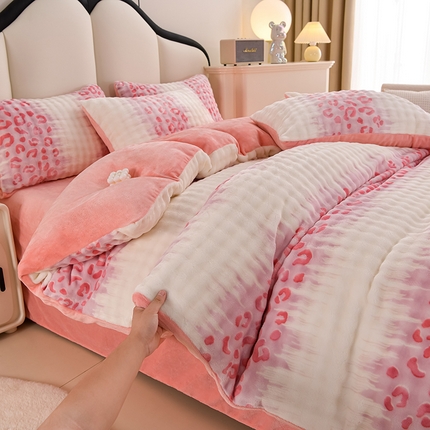 91家纺网 家纺一手货源 找家纺 （总）千嘻汇家纺 2024新款兔兔绒牛奶绒泡泡四件套