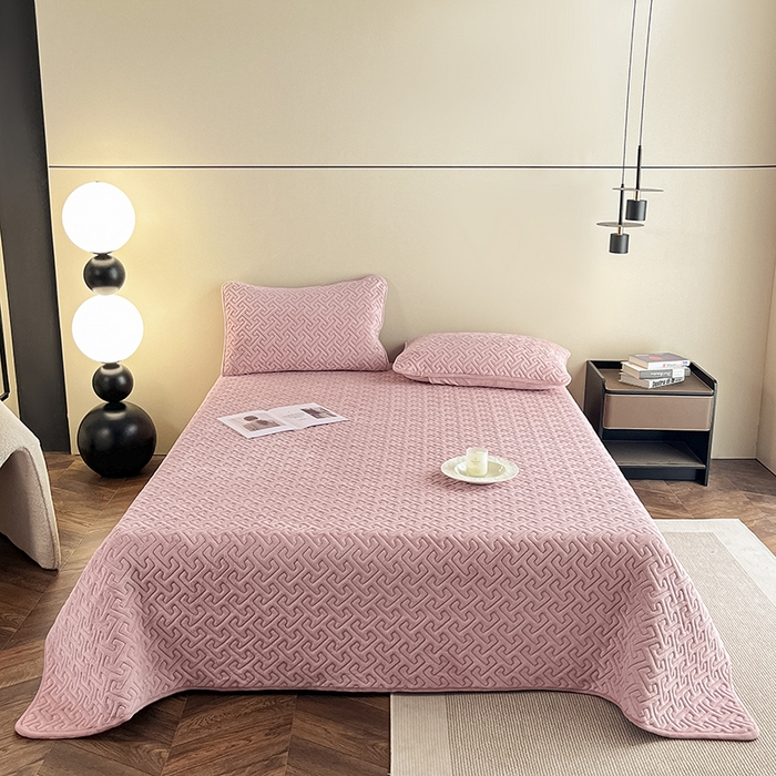 91家纺网 家纺一手货源 找家纺 欧邦 新款提花针织绒牛奶绒夹棉床盖四件套初见系列 初见-莱茵粉