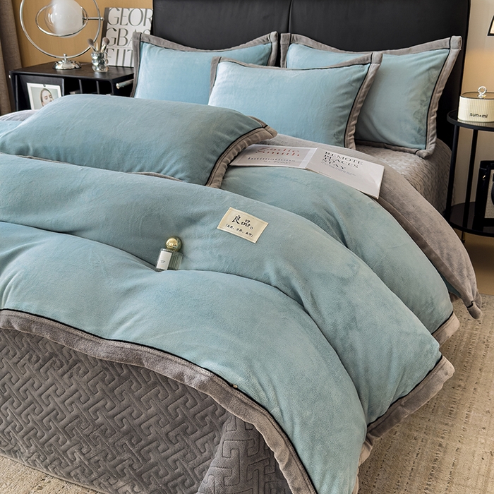 91家纺网 家纺一手货源 找家纺 欧邦 新款新款纯色牛奶绒夹棉床盖四件套 天蓝+浅灰