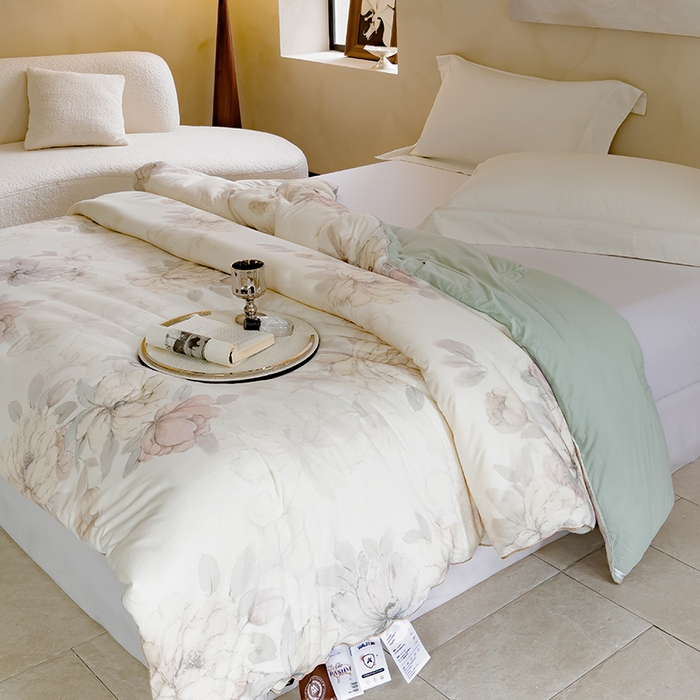 91家纺网 家纺一手货源 找家纺 丽卡家纺（原丽卡家纺） 2024新款7A抗菌艾阳棉提绒春秋被冬被子被芯 绿意庄园春秋被