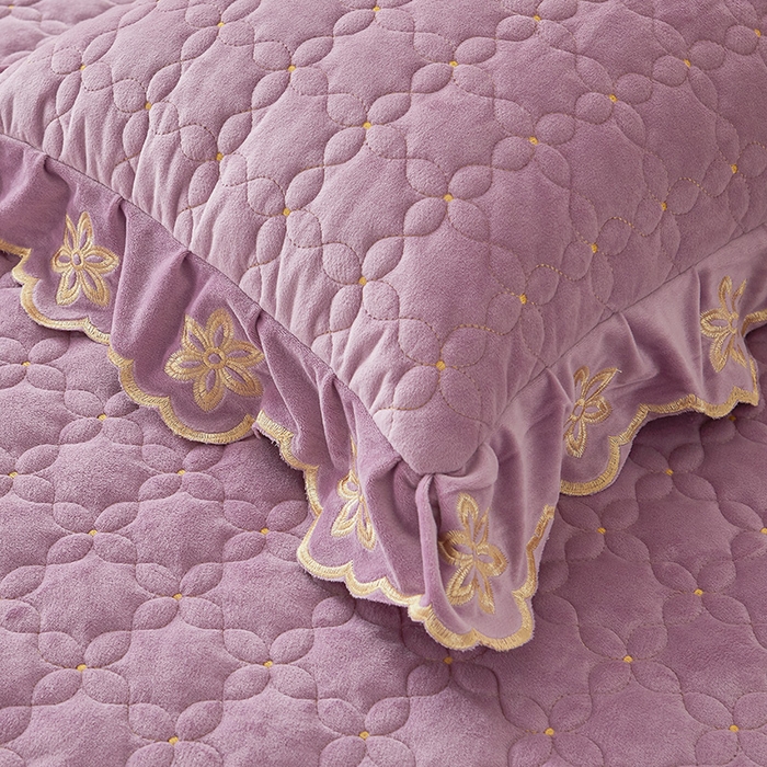 91家纺网 家纺一手货源 找家纺 虹星家纺 2024新款可拆卸宝宝绒夹棉床裙三四件套-盛世芳华 盛世芳华 香芋紫