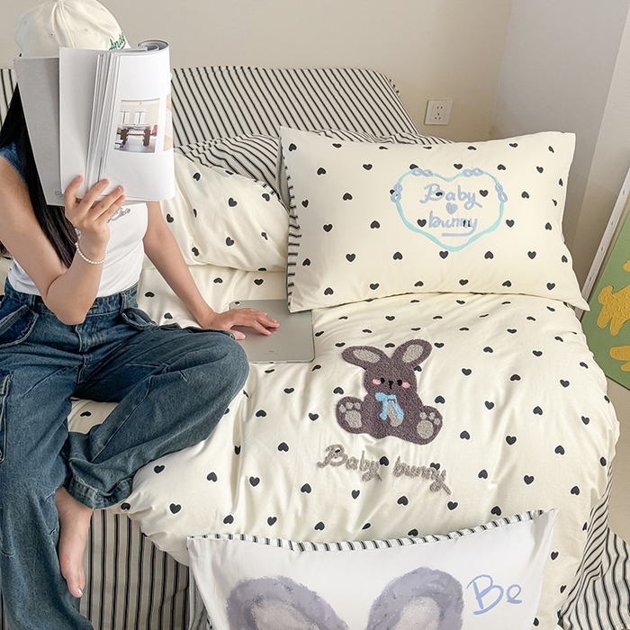 91家纺网 家纺一手货源 找家纺 2024新款全棉数码毛巾绣ins系列四件套 兔兔小姐