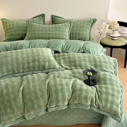 91家纺网 家纺一手货源 找家纺 （总）欧邦 新款A类泡泡绒牛奶绒夹棉床盖四件套