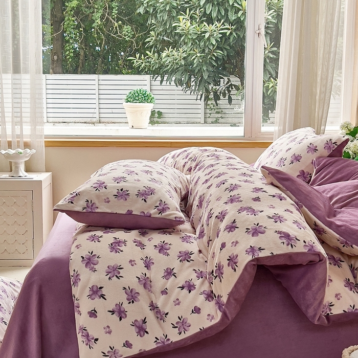 91家纺网 家纺一手货源 找家纺 美派工厂店 2024新款牛奶绒印花四件套 小紫花